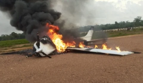Piloto incendeia avião após ação da FAB e morre em confronto policial em Mato Grosso