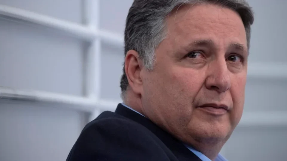 TSE pede parecer do MP antes de decidir sobre desistência de Garotinho