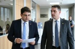 PF encontra sala secreta em hangar de amigo de Flávio Bolsonaro e aponta pagamento para apagar notícias