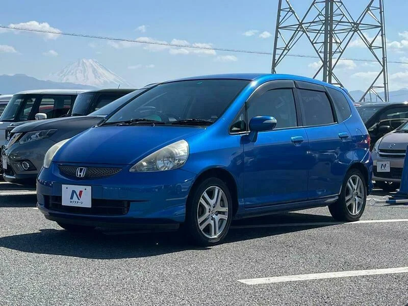 Honda Fit de primeira geração se destaca pela versatilidade e mecânica. Foto: Reprodução