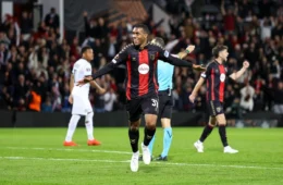 Com gols de brasileiros, Bournemouth goleia Sturm Graz e mantém 100% na Liga Europa