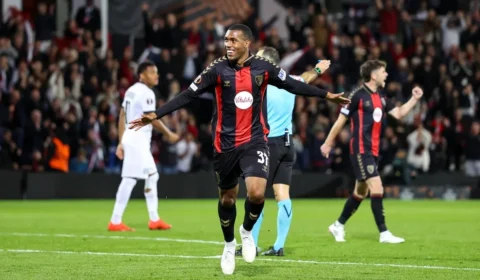Com gols de brasileiros, Bournemouth goleia Sturm Graz e mantém 100% na Liga Europa