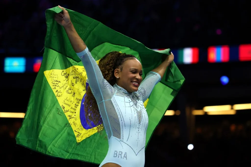 Brasileira venceu a final com média de 14.466 pontos, chegou à décima medalha em Mundiais e ampliou o recorde de conquistas olímpicas do país.