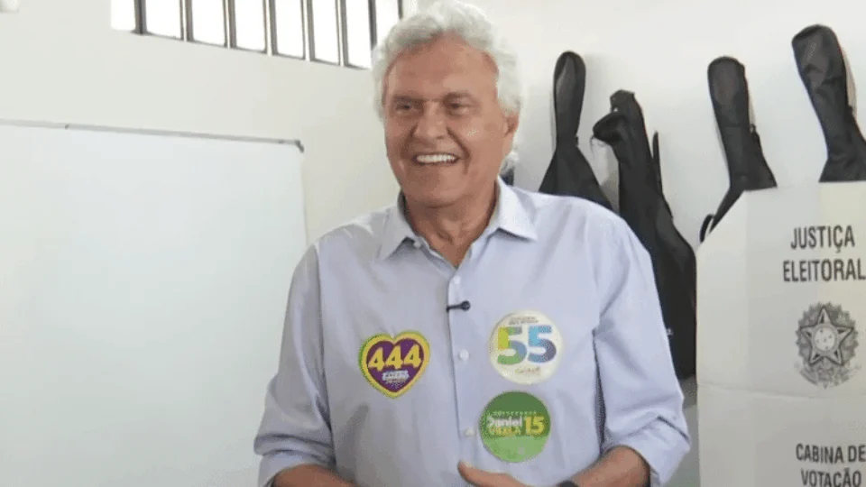 Ronaldo Caiado vota em Goiás ao lado de Kassab neste domingo