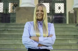 Quem é Fernanda Louback? Ex-miss e atriz do Zorra Total chegou à vice de Douglas Ruas no RJ