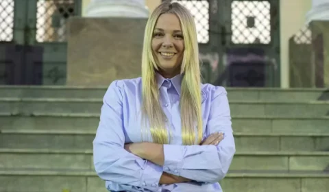 Quem é Fernanda Louback? Ex-miss e atriz do Zorra Total chegou à vice de Douglas Ruas no RJ