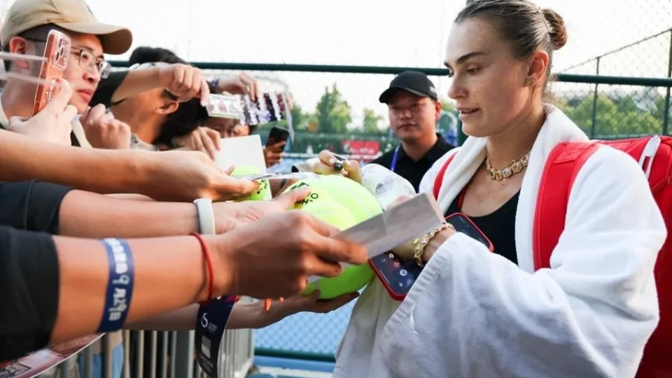Sabalenka e Djokovic entram em quadra nesta sexta em rodada de estrelas em Pequim