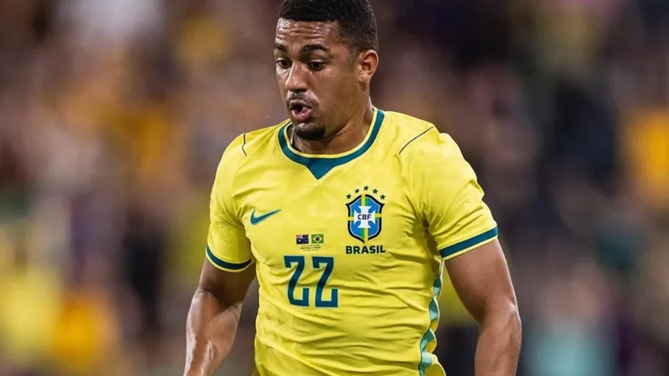 Samuel Lino marca duas vezes pela Seleção e recebe elogios nas redes sociais