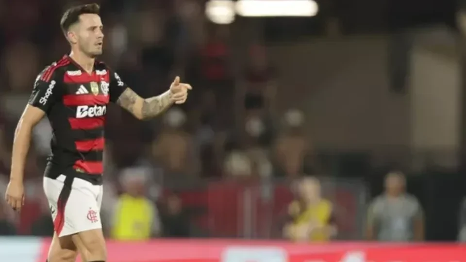 Flamengo atualiza situação de Saúl, Danilo, Evertton Araújo e Valencia