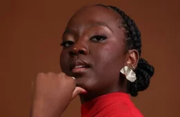 Ana Elisa, deputada eleita em MG, denuncia ameaças de morte e ataques racistas