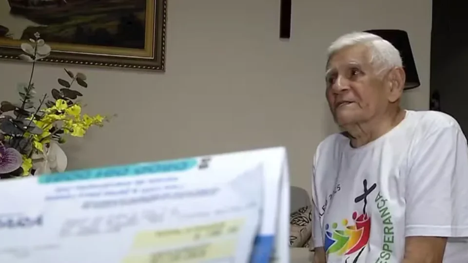 Casal que pagava até R$ 60 recebe conta de água de mais de R$ 8 mil