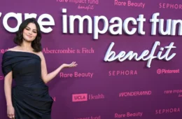 Selena Gomez reúne famosos em gala de luxo para arrecadar fundos para saúde mental