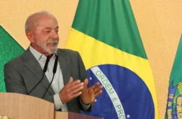 Lula cancela entrevista à Record após ficar sem voz