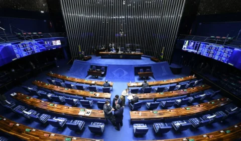 Senado inicia debate sobre fim da escala 6×1 com maioria do PL ausente