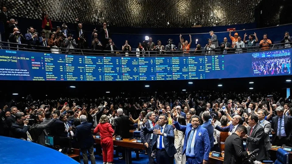 Quando começa a valer o fim da escala 6×1?