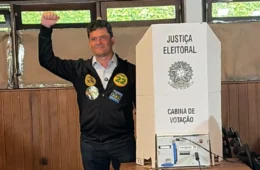 Sergio Moro vota em Curitiba e diz que campanha foi “limpa e propositiva”