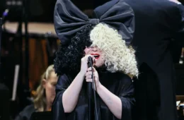 Sia vende metade de seu catálogo musical por cerca de R$ 900 milhões