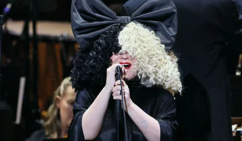 Sia vende metade de seu catálogo musical por cerca de R$ 900 milhões