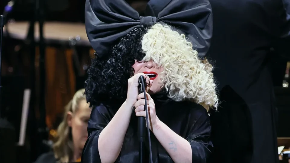 Sia vende metade de seu catálogo musical por cerca de R$ 900 milhões