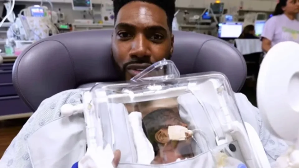 VÍDEO: Nova incubadora permite que pais abracem bebês prematuros durante internação na UTI