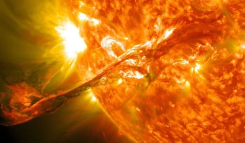 Tempestade solar atinge a Terra hoje e NOAA prevê novo impacto no domingo