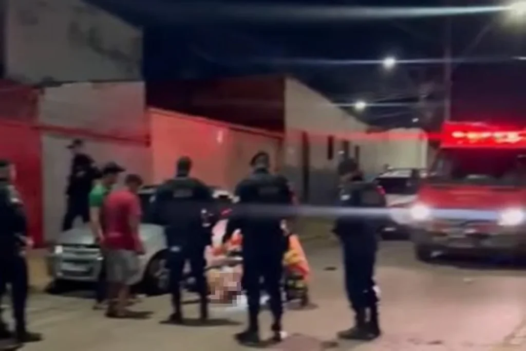 Segundo relatos, homem teria agredido a companheira antes de ser atingido nas costas; caso é investigado pela 26ª DP