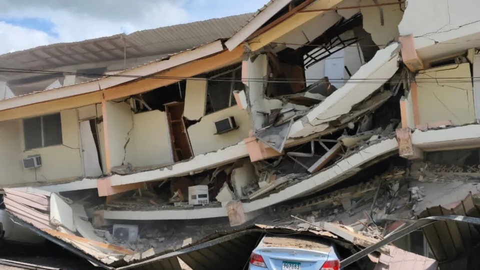 Terremoto de magnitude 7,6 atinge Panamá e provoca alerta de tsunami em vários países