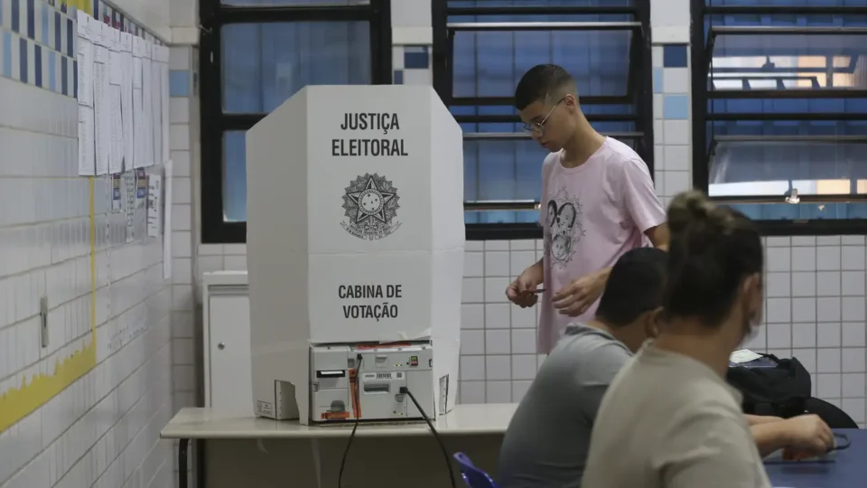 Urnas abertas: seis votos definem os novos rumos do Executivo e do Congresso