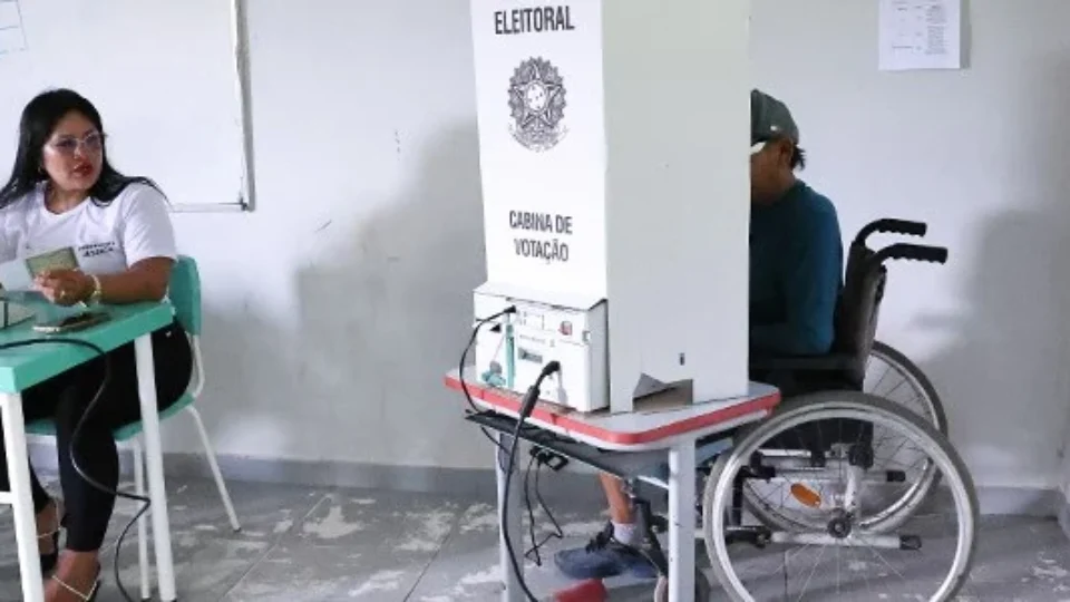 Eleitores com deficiência terão transporte gratuito para votar em Manaus