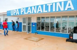 Mulher invade área interna de UPA no DF e agride vigilante com socos no rosto