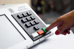Do celular à camiseta do candidato: o que pode e o que não pode no dia da votação