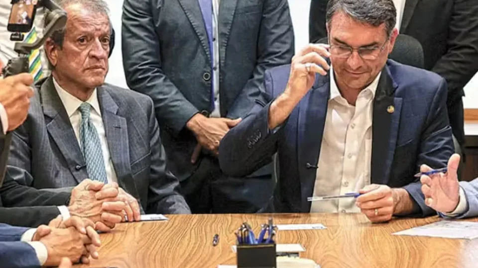 Valdemar admite discussão sobre golpe no governo Bolsonaro e minimiza: “E daí?”
