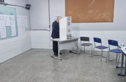 Presidente do STF, Edson Fachin vota em Brasília no primeiro turno