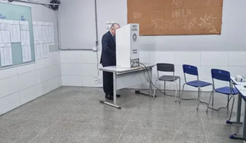 Presidente do STF, Edson Fachin vota em Brasília no primeiro turno
