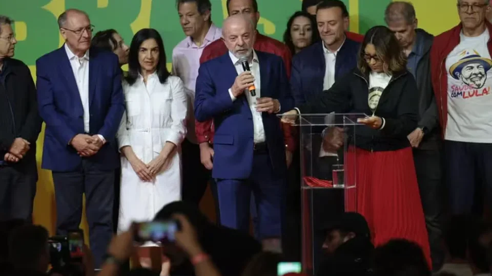 Lula lamenta derrota de Haddad e diz que resultado representa “perda” para São Paulo