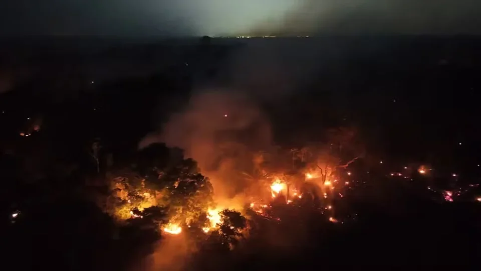 Incêndios destroem plantações e imóveis e provocam desmaios em Itacoatiara