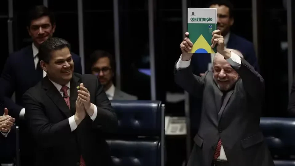 PT votou contra Constituição de 1988? Entenda