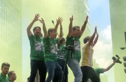 VÍDEO: Ato de Flávio Bolsonaro na Paulista reúne Tarcísio, Nikolas Ferreira, Pavanato e líderes do PL