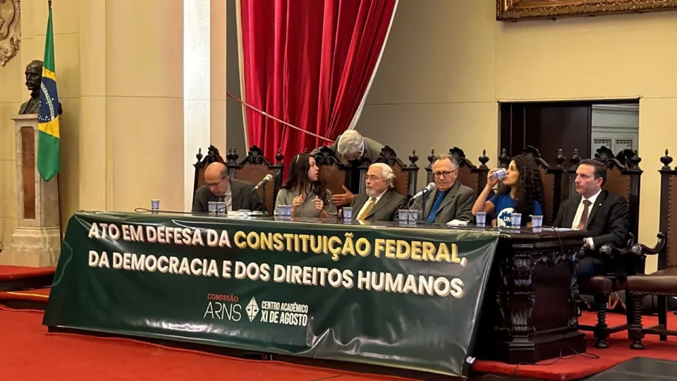 Ex-ministros do STF assinam manifesto pela democracia a quatro dias do segundo turno