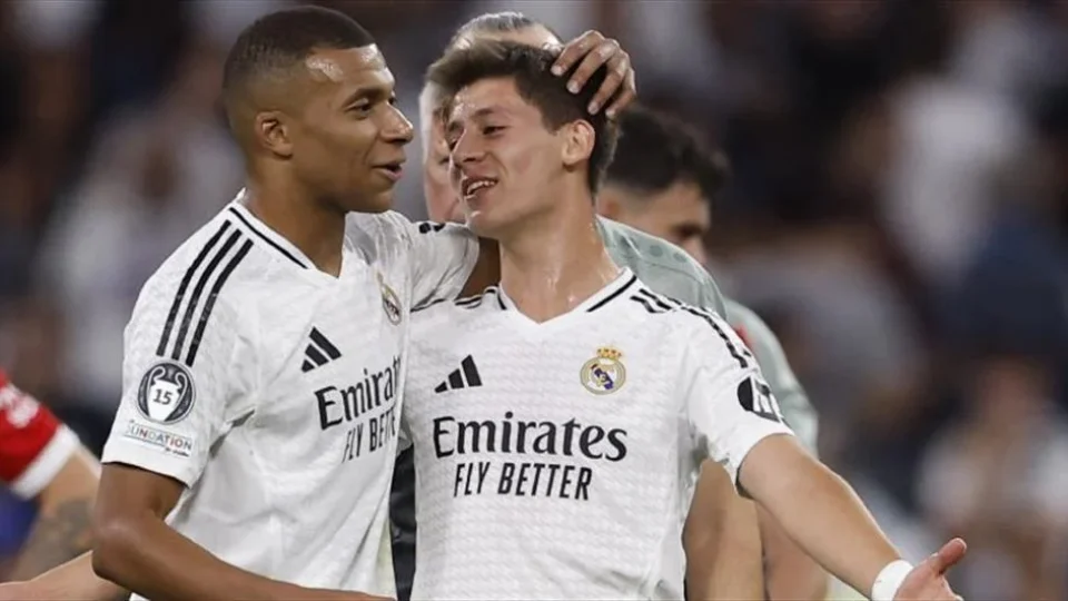 Real Madrid vence Sevilla por 4 a 1 no Bernabéu e segue na briga pelo topo de LaLiga