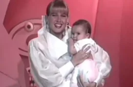 Vídeo de Lua Blanco bebê nos braços de Xuxa emociona fãs após morte da atriz