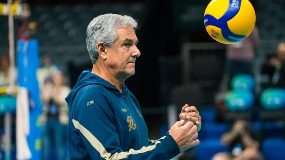 Zé Roberto anuncia saída da Seleção feminina de vôlei após Olimpíadas de 2028 e indica sucessor
